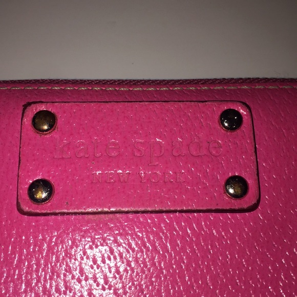 Kate Spade Pink zipper wallet GOOD condition - Picture 3 of 10